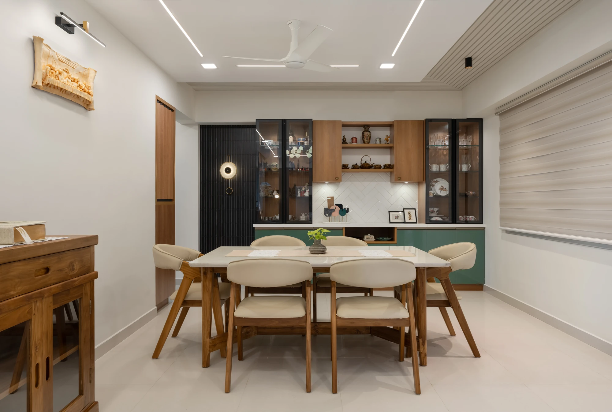 Jobins Chirackel Apartment interior photo 14